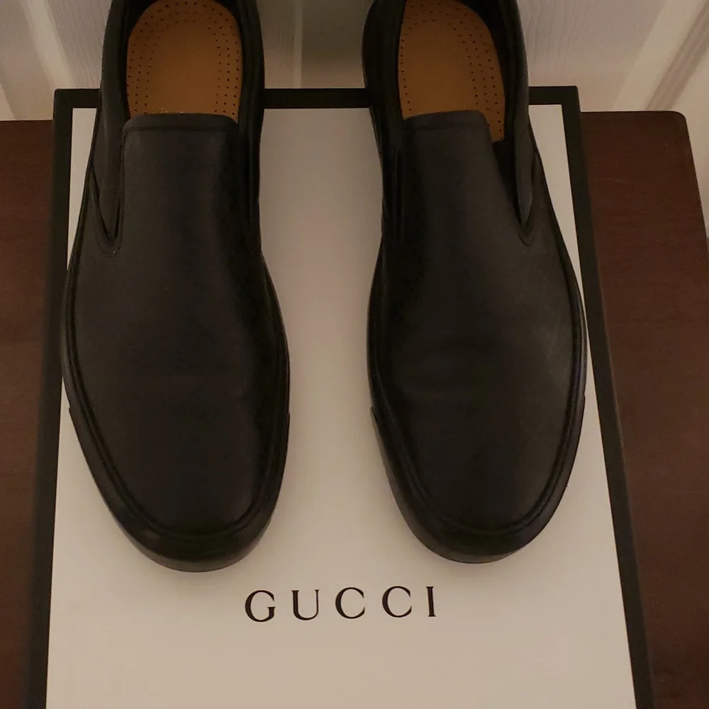Gucci Supreme Sneakers - Picture 3 of 7